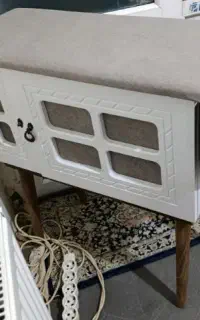 میز اتو و چرخ خیاطی در حد نو