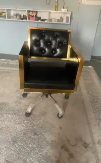 صندلی جک دار معاوضه با طلا هم دارم