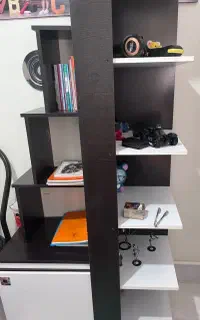 کتابخانه و ویترین