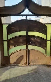 درب حیاط با چهارچوب