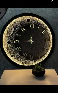 تابلو ماه و ساعت متفاوت