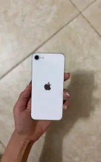 ایفون se2020