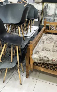 تخت میز صندلی