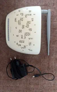 روتر مودم TP-Link به همراه آداپتور