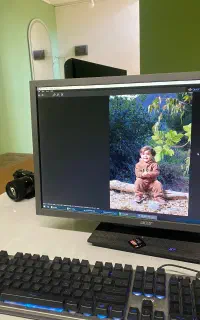 عکاسی و فیلمبرداری  عروسی ، کودک ،..