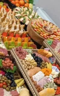 سفارش فینگرفود و سینی مزه،کیک و دسر خانگی
