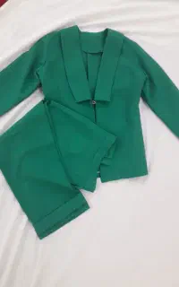 کت وشلوارو شومیز