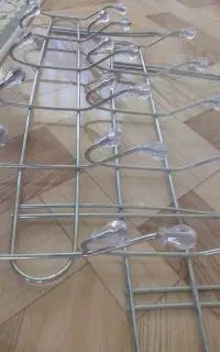 جا لباسی پشت در