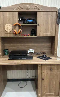 میز تحریر بزرگ و جادار