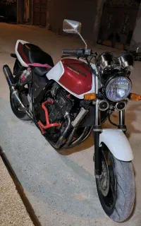 cb 1000