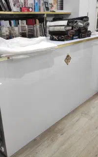 میز کار و میزفروش.و صندلی چرخدار