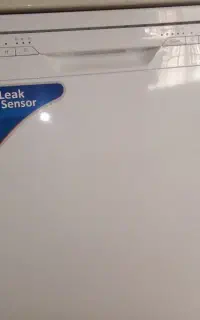 ماشین ظرفشویی نو.به هیچ عنوان استفاده نشده است