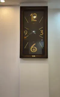 ساعت دیواری برند آرتا ابعاد۴۳در۷۹