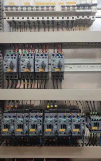 برق صنعتی و الکترونیک آریاتک