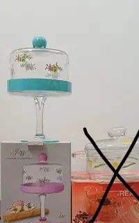 تعدادی ظروف و سرویس اشپز خانه و تزئینی