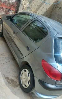 پژو ۲۰۶ مدل ۸۵