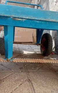 گاری چهارچرخ باچرخ بادی. فرغونی