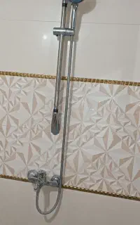 دوش و شیر حمام