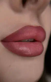 آرایش دائم لب