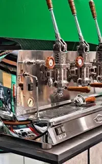 وگا ولا وینتچ ایتالیا در حد آک