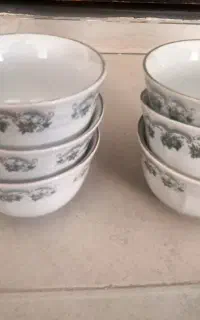 ۶ عدد پیاله ماست خوری و ۶ عدد خورشت خوری قدیمی اصل