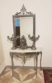 آیینه و شمعدان و ساعت