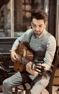 آموزش گیتار و خوانندگی آنلاین