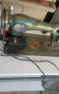 چرخ خیاطی دینام دار