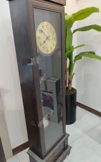 ساعت میز آینه سینما خانواده