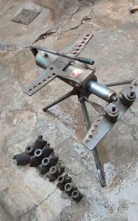 لوله خم کن ۵۰ تنی هدرولیکی  محک