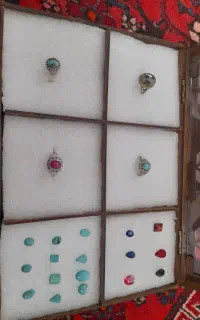 انگشترهای نقره و سنگهای فیروزه و یاقوت