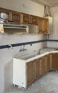 ۲ سری کابینت فلزی و روشویی و موکت