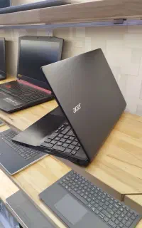 لپتاپ استوک بسیار تمیز مناسب همه امور روزمره