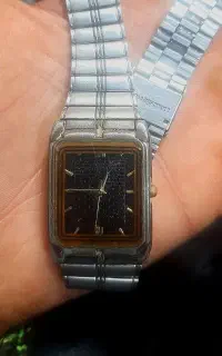 ساعت قدیمی ژاپنی اصل gloria quartz موتور قدیمی