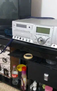 ضبط و سی دی قدیمی دارای امپلی و باند رویه خود