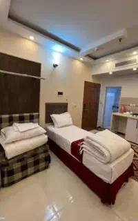 تورمشهدباقطاروپذیرایی