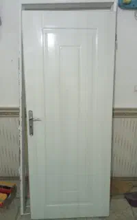 درب اتاق به همراه کم