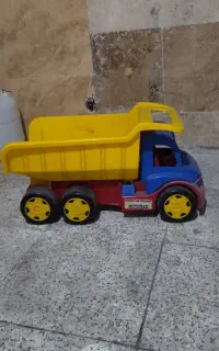 کامیون اسباب بازی