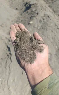 خاک باغچه و ماسه رودخانه ای