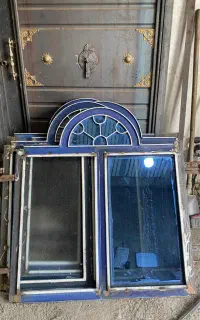 چند عدد پنجره آهنی