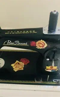 چرخ خیاطی قدیمی BEE BRAND