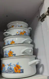 ظرف لعابی به همراه درب لعابی