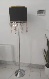 چراغ خواب کنار سالنی