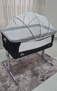 تخت کنار مادر سالم و نو