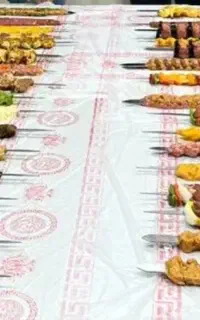 تهیه غذای حاج محمود واقع درخیابان پروین اعتصامی
