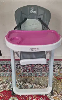 صندلی کودک و میز غذا خوری
