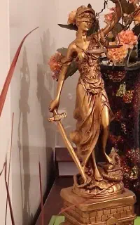 وکیل پایه یک دادگستری دعاوی ملکی ،کیفری ،خانواده