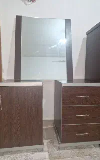 آینه،میز،دراوراتاق خواب،2گل میزام‌mdfاصل وسالم