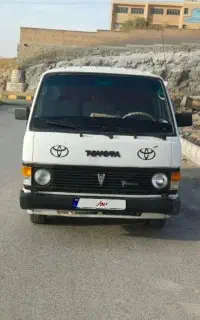 ون تویوتا هایس مدل1983  معاوضه با مزدا 2000