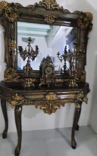 آینه و کنسول کلاسیک